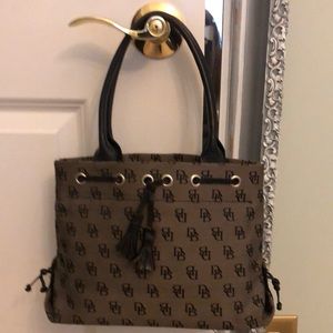 Dooney and Bourke signature canvas satchel/tote.